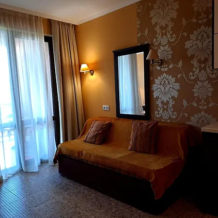 Cozy In Barceló Royal *****